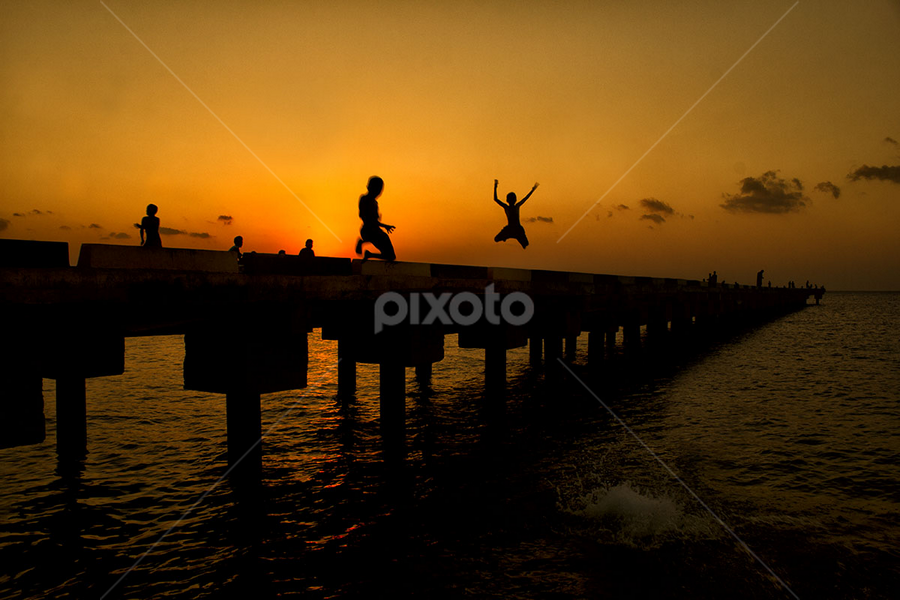 Jump by Jnr Lavigne - People Street & Candids