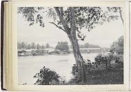 Gezicht op Sandelbrug en werf aan de Wampoe-rivier, Tandjong Poera, Langkat Sumatra