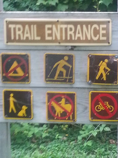 Kishwauke Gorge Trail Entrance