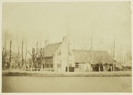 Gezicht op een boerderij langs de Vecht