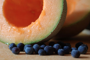 Blueberry Cantaloupe Breakfast Bowl Recipe