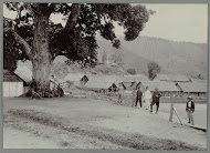 Nederlanders aan het meer te Takinguen