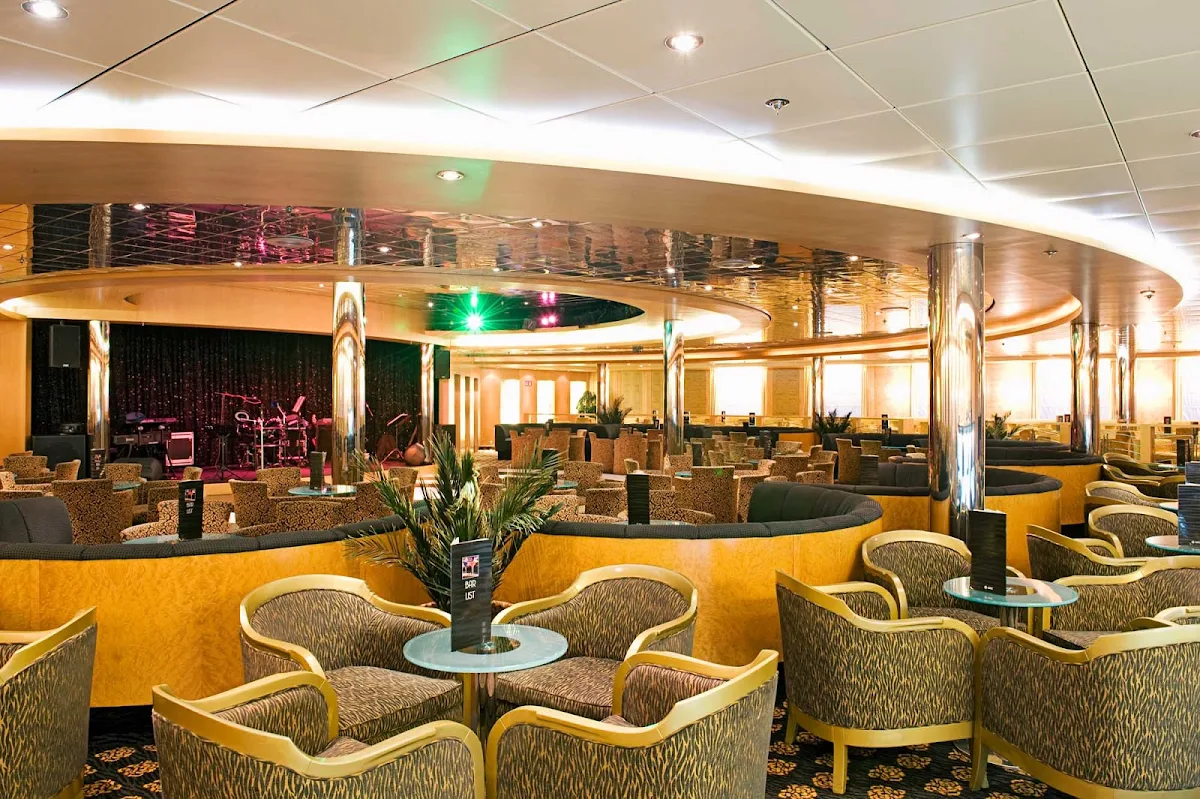 MSC-Armonia-Lounge - A prime gathering spot on MSC Armonia, the Armonia lounge offers a pleasant atmosphere and well-stocked bar. 