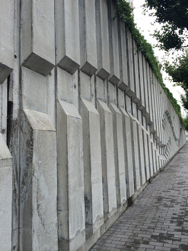 Portal - サンフラレ百合ヶ丘の壁