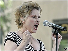 [blondie_ap[3].jpg]