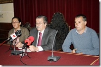 De izquierda a derecha, Almudena Correal, Vicente de Gregorio y Francisco Bermejo, en la rueda de prensa de hoy.