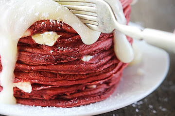 Red Velvet Cheesecake Pancakes