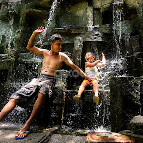 by Ricardo Sales - People Family