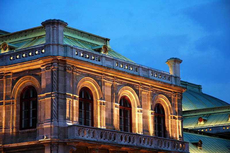 The world-famous State Opera House (Wiener Staatsoper) in Vienna, Austria.