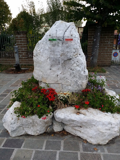 Collelongo Monumento ai Caduti