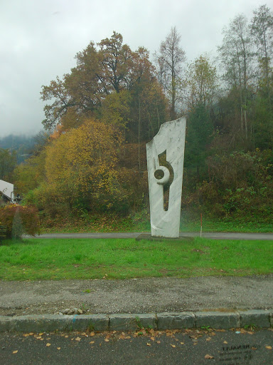 Spittal Ortseinfahrt Statue