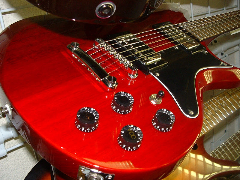 Fotos Gratis Música - Guitarra Roja
