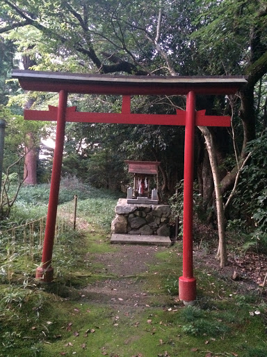 村山神社奥の祠