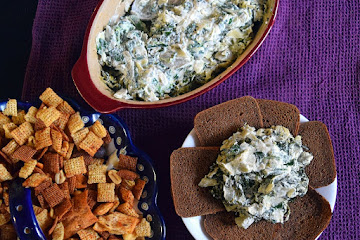 Homemade Spinach Artichoke Dip Recipe – My Favorite Holiday Tradition