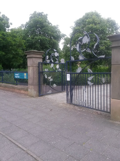 Silver Vegetable Gate