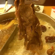 小蒙牛頂級麻辣養生鍋