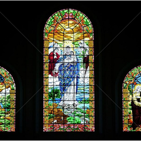 Stained glass by Paul Agraviador - Artistic Objects Glass