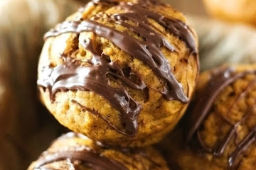Nutella Filled Pumpkin Muffins
