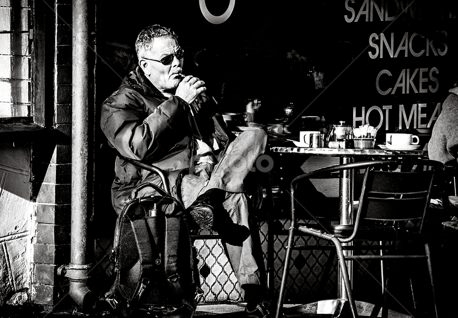 People watching by Lisa Davies - Black & White Portraits & People