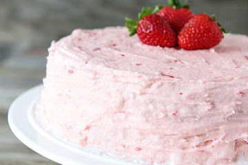 Strawberry Lemonade Cake