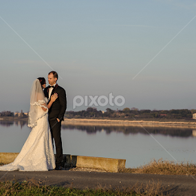 love by Iulian Besliu - Wedding Bride & Groom
