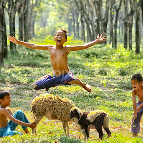 FREE HAPPY by Aad S. Ahmad - Babies & Children Children Candids