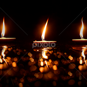 Tiga Lilin Bersahabat by A Rahman - Artistic Objects Still Life