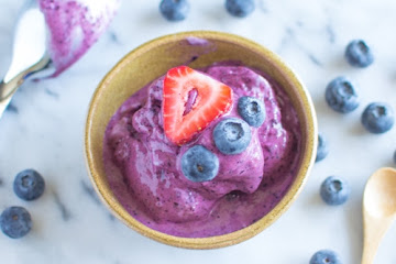Quick Blueberry Frozen Yogurt