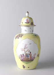 Lidded vase