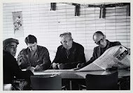 Werknemer van confectiebedrijf Seriös leest De Waarheid