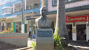 Busto De Tancredo Neves