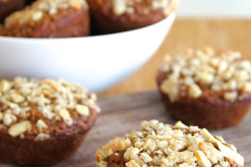 Applesauce Oatmeal Muffins