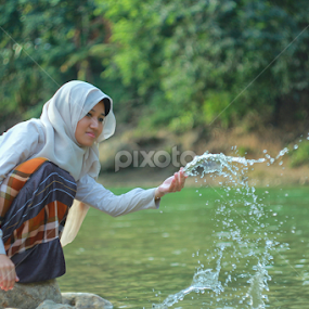 Hijab with erma by Isnaini Ma'ruf - People Portraits of Women