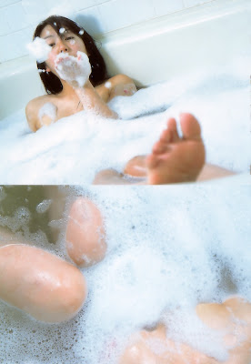http://lh4.ggpht.com/renaisim/R4VYUBR-CmI/AAAAAAAAFpI/DL6EhNmHU8U/s720/Sayaka_Isoyama_more_010.jpg