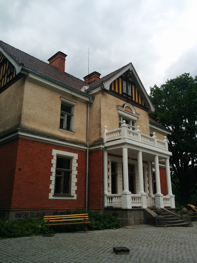 Olustvere Mansion