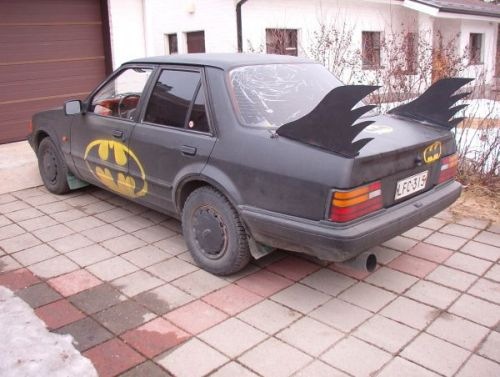 [batmobile-babe-magnet[3].jpg]