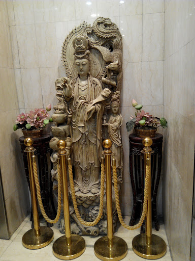 Goddess Kun Yam Statue