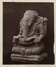 Beeld van een vierarmige Ganesha in de tuin van de assistent-resident van Wonosobo.