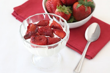 Roasted Strawberries with Greek Yogurt