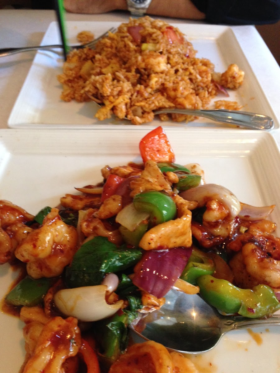 Thai basil, chicken and shrimp!
Dinner was so good, we came back for lunch!
GFCF and No MSG!!