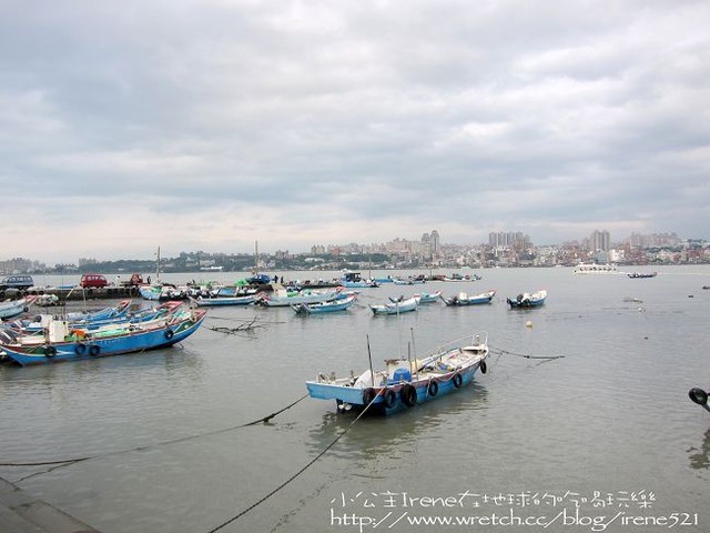 【八里】單車+小吃行‧宋記紅油心蛋+寶奶奶花枝燒+深坑臭豆腐+甘蔗汁