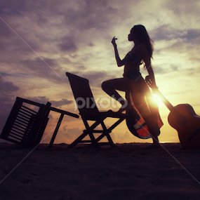 Bring me to the sun by Maxdell Brodienz - People Portraits of Women