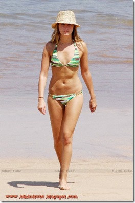 ashley-tisdale-bikini-5