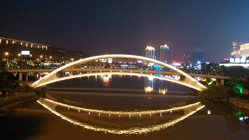 民歌湖月亮桥