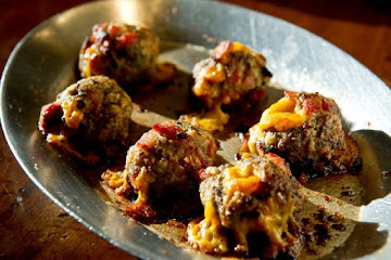 Steak ’N’ Bacon Cheddar Meatballs