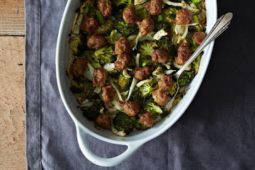 Roasted Sausage with Broccoli and Fennel