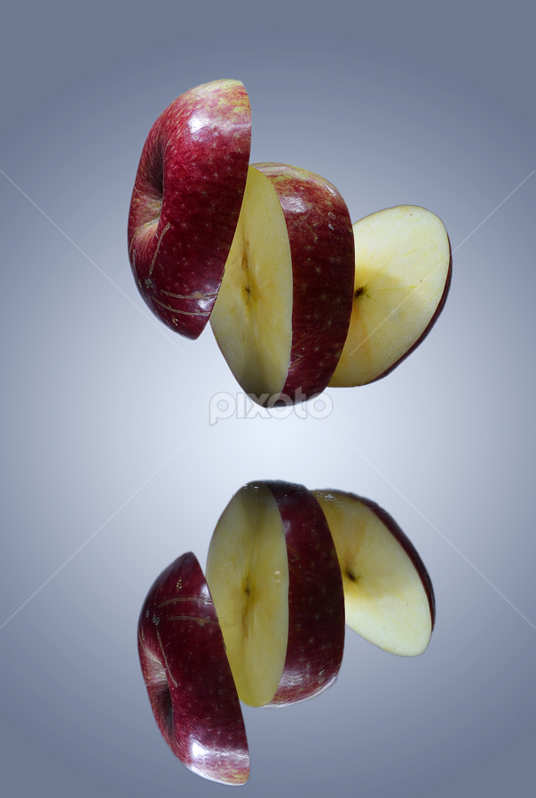 Potongan Apel by Gigih Ardiantoro - Food & Drink Fruits & Vegetables