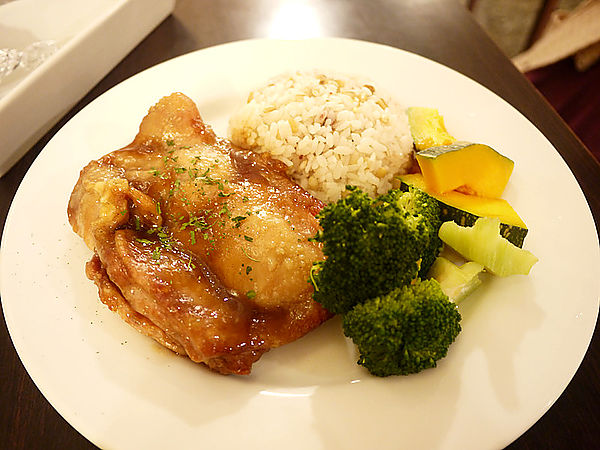 【食記】台北*中山。公寓咖啡館*巷弄中的溫馨小店