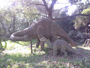 恐龙雕像