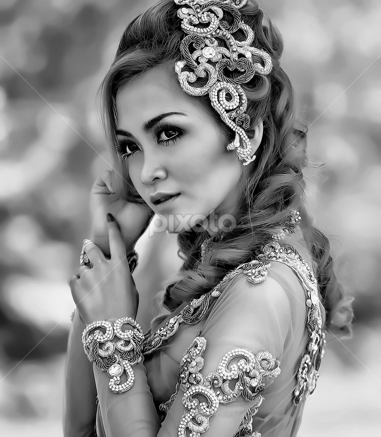 by Alwan Tafsiri - Black & White Portraits & People